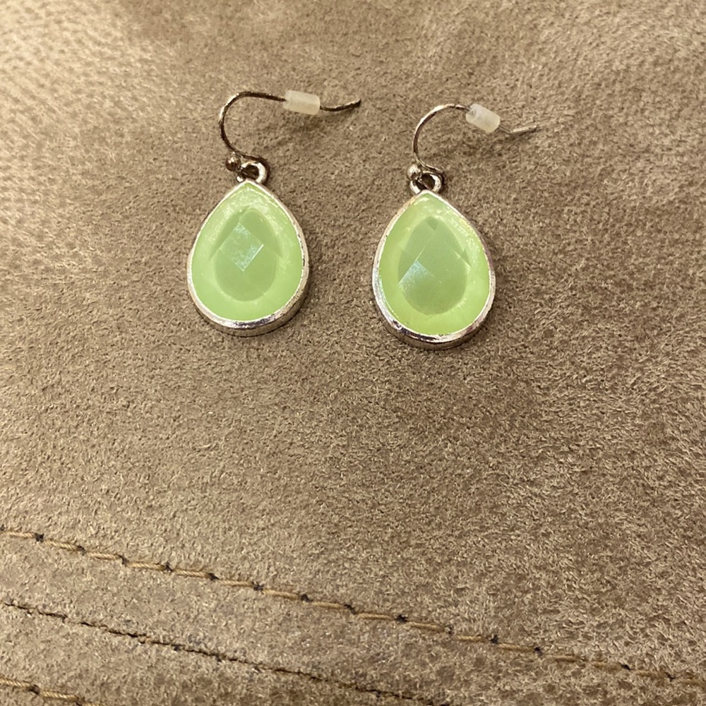 Women’s earrings